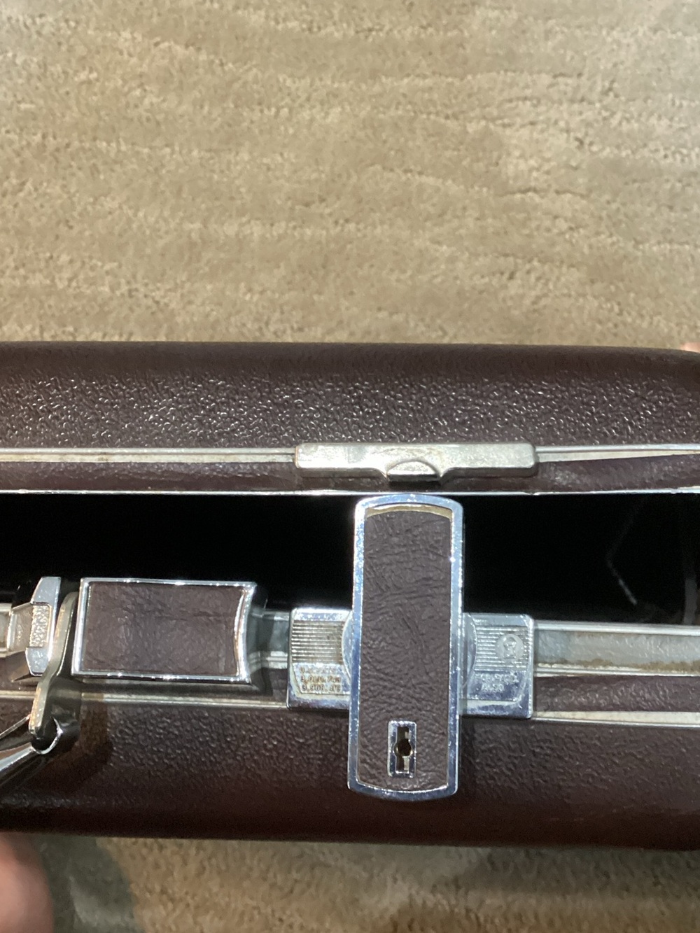 American Tourister Men's Hard-Shell Briefcase in Dark Brown with Silver Trim - Picture 3 of 7